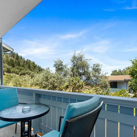 Selini Отель Айос-Никитас