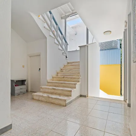 Отель Selini 2*